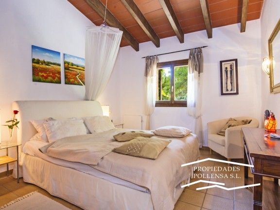 NICE VILLA IN A QUIET AREA OF POLLENSA WITH GUEST HOUSE.