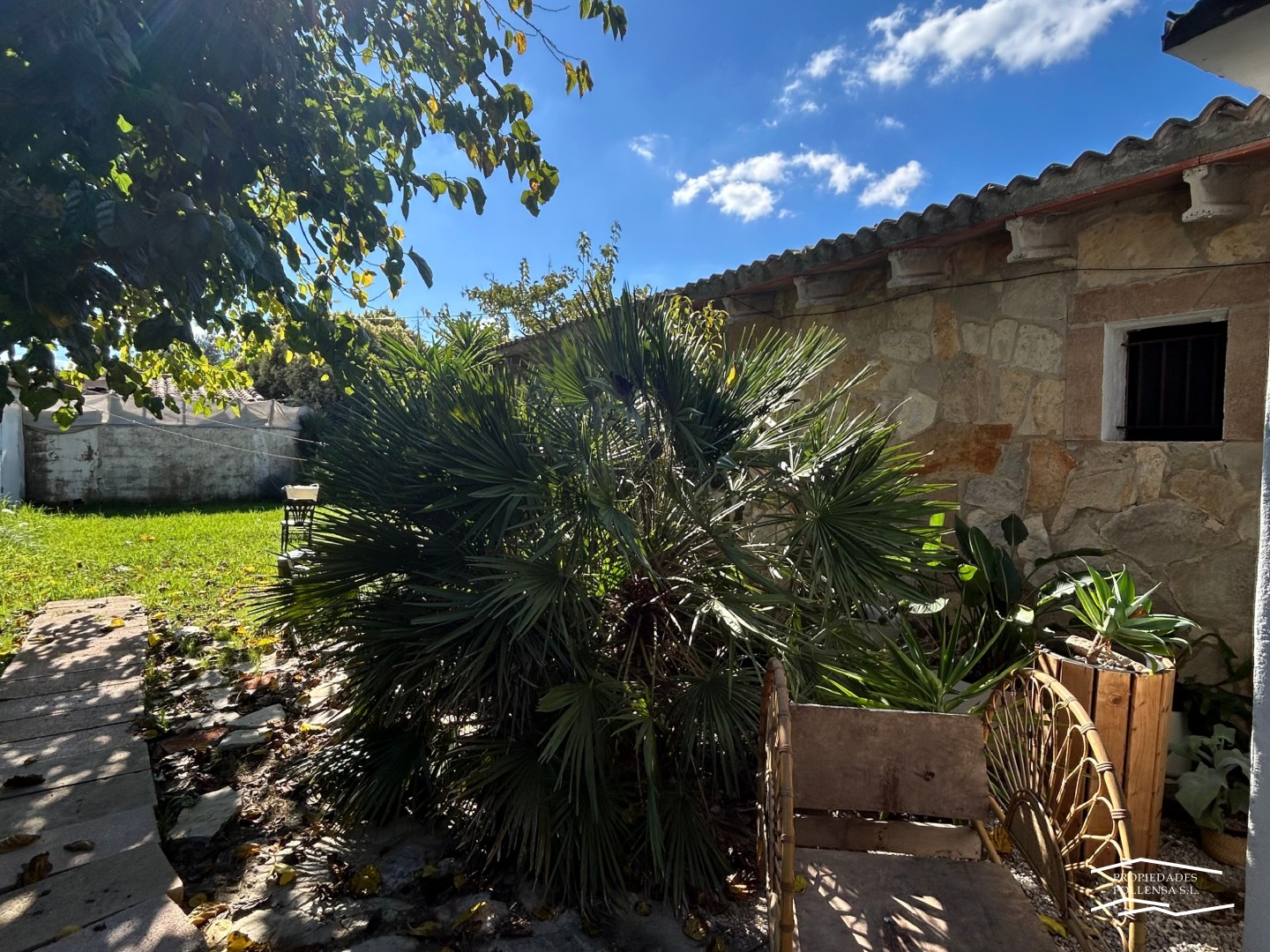 MEDITERRANEAN VILLA WITH TWO HOUSES NEAR BOQUER, POLLENSA.