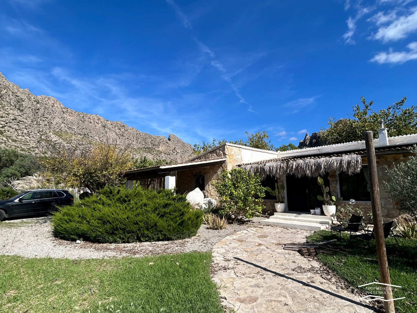 MEDITERRANEAN VILLA WITH TWO HOUSES NEAR BOQUER, POLLENSA.