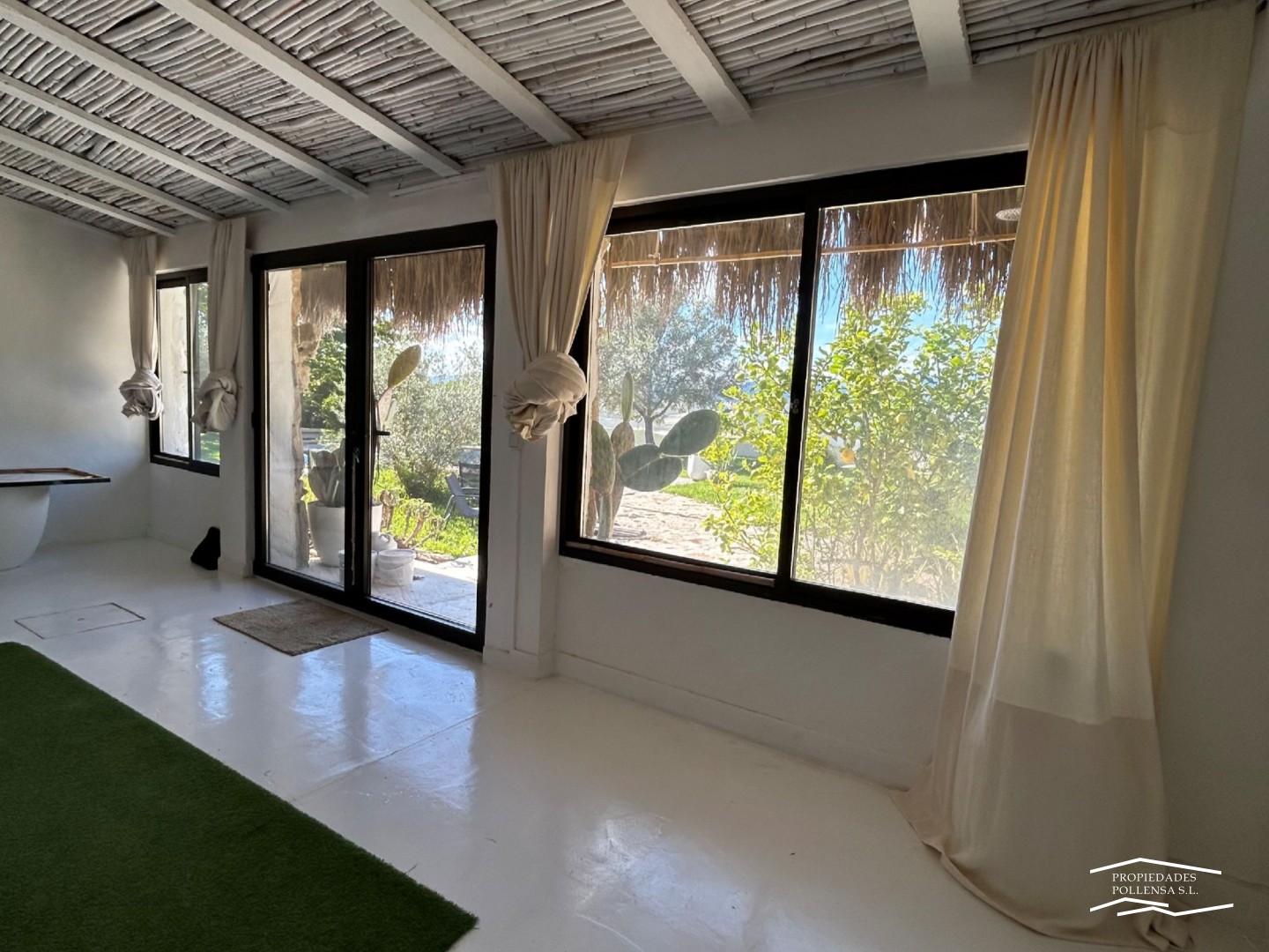 MEDITERRANEAN VILLA WITH TWO HOUSES NEAR BOQUER, POLLENSA.