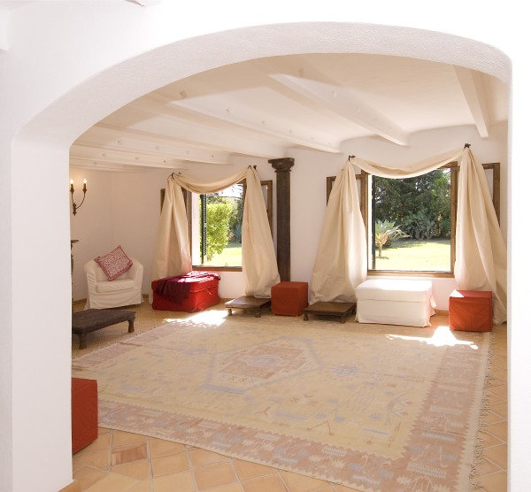 LUJOSA MANSION CERCA DE POLLENSA, DE 21.000M2           
