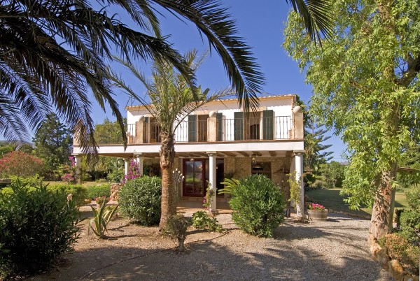 LUJOSA MANSION CERCA DE POLLENSA, DE 21.000M2           