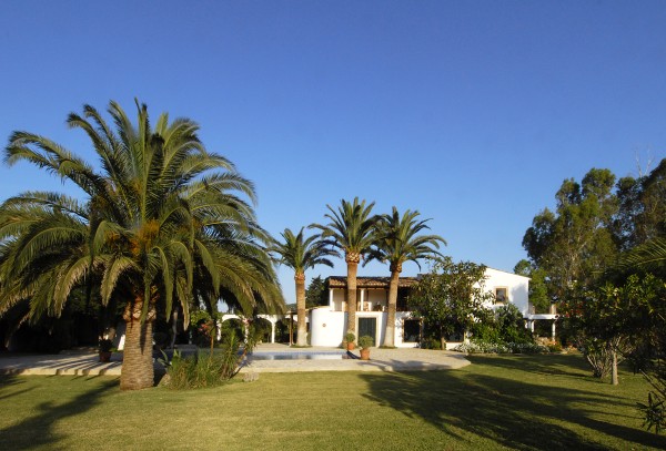 LUJOSA MANSION CERCA DE POLLENSA, DE 21.000M2           
